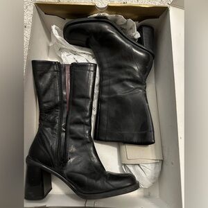 Skechers by Michelle K Black Leather Women's Boots with side zip Size 6